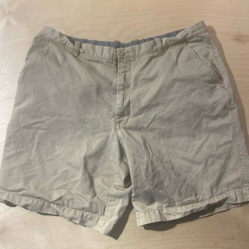 Madison Men's Beige Flat Front Shorts 40W (FR)